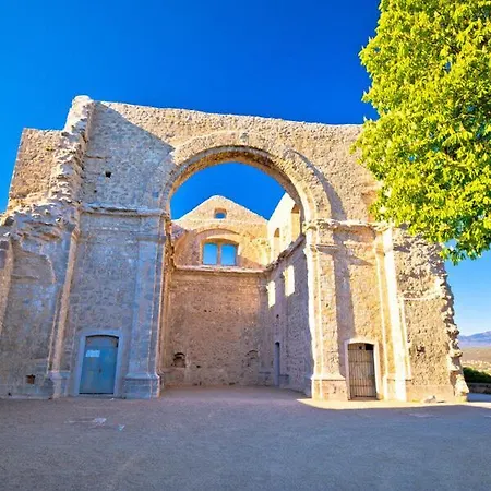 Emedes Апартаменты *