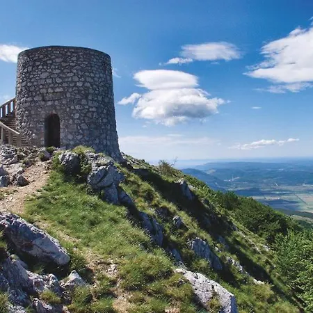 Апартаменты Emedes *