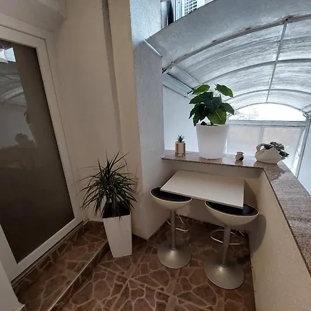 Emedes * Кастав